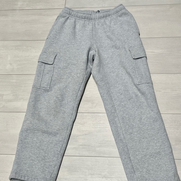 Aritzia Cargo Sweatfleece Pants - Picture 1 of 4